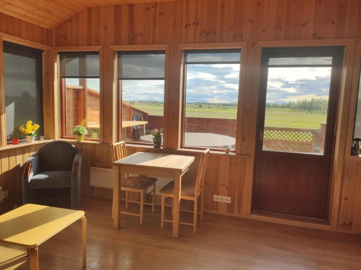 Bright And Peaceful Cabin With Views & Hot Tub Villa Selfoss Eksteriør billede